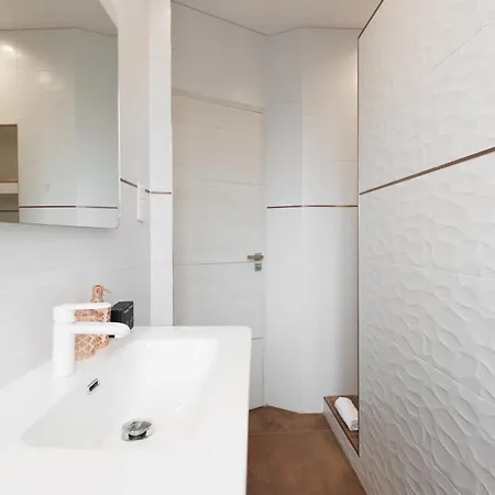 Romy Yourhosthelper Apartmán *