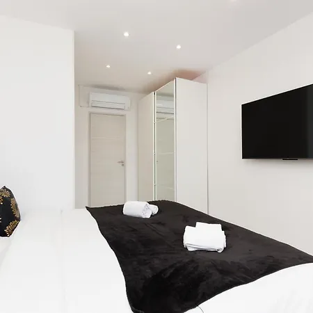 Romy Yourhosthelper Apartment