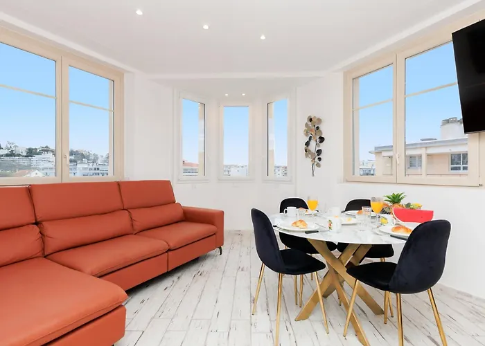 Romy Yourhosthelper Cannes