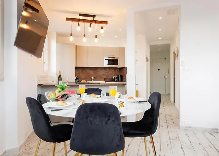 Romy Yourhosthelper *