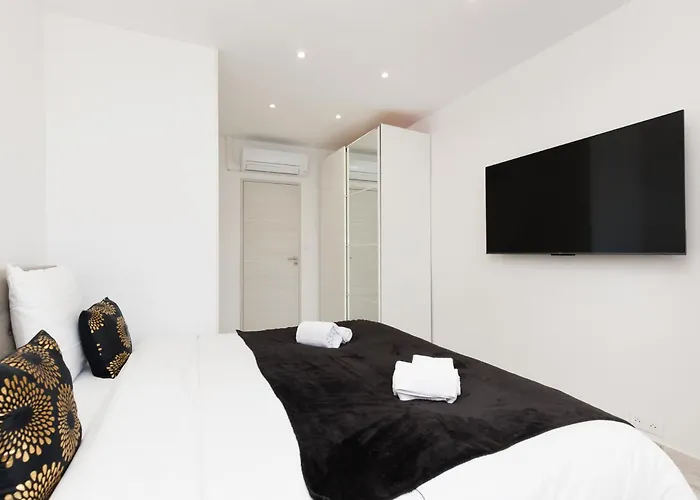 Romy Yourhosthelper Apartment